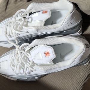 Iam selling Nike airs